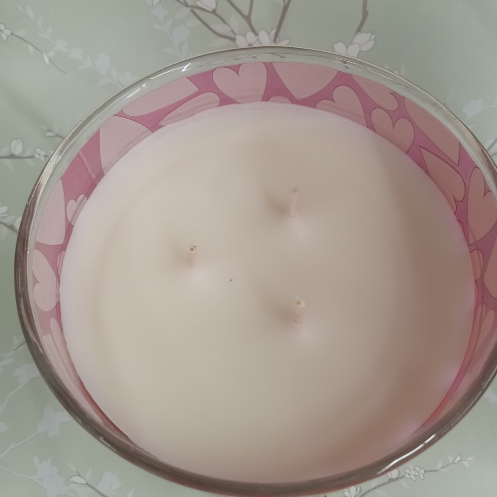 Love Story Strawberry Scented Candle - Picture 2 of 2